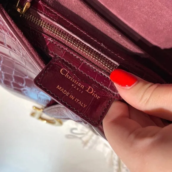 Metallic Burgundy Shiny Alligator Saddle Bag Gold
Hardware - Picture 4 of 11